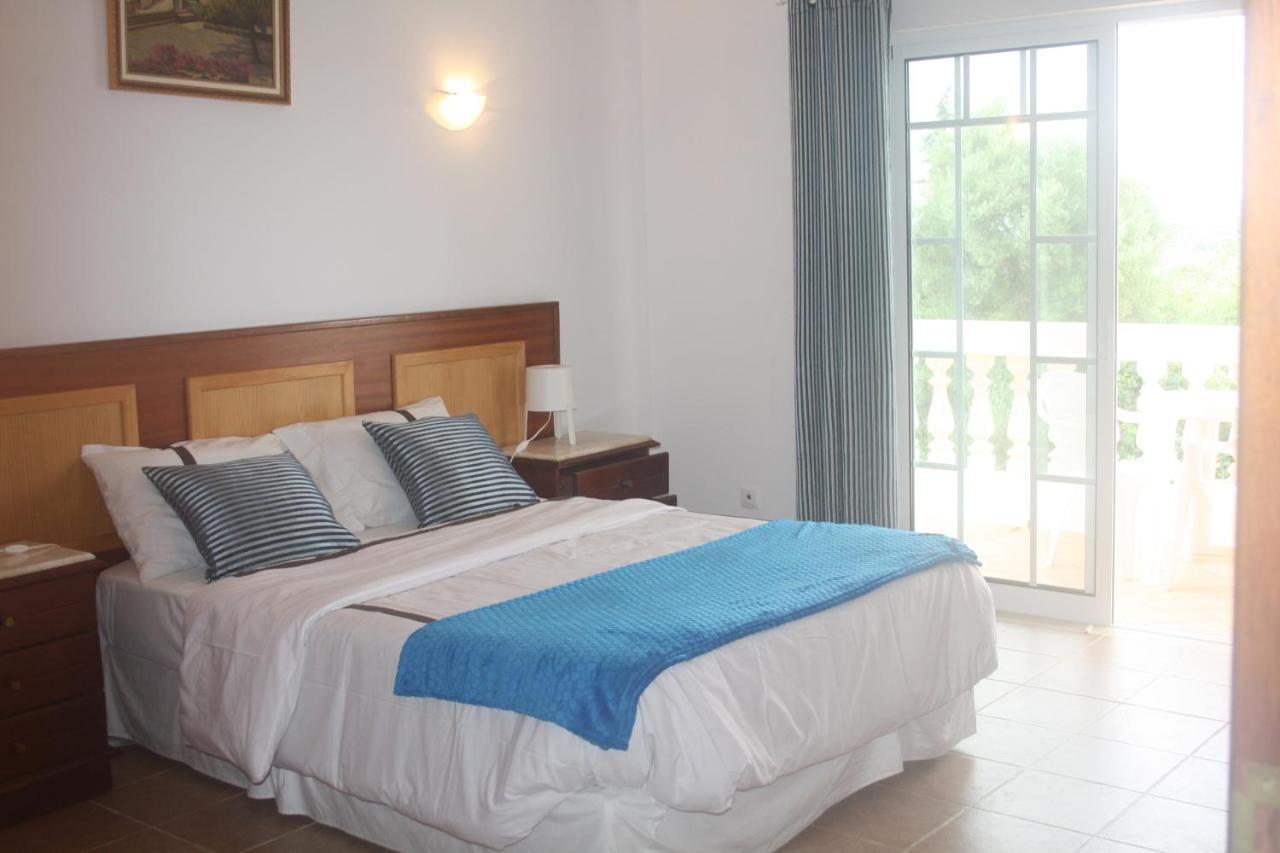 Rustic Villa Guesthouse Santa Bárbara de Nexe Екстериор снимка